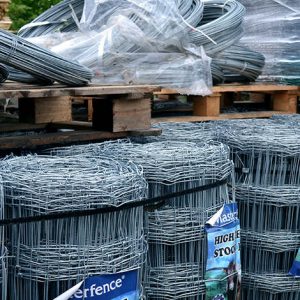 Wire stock fencing